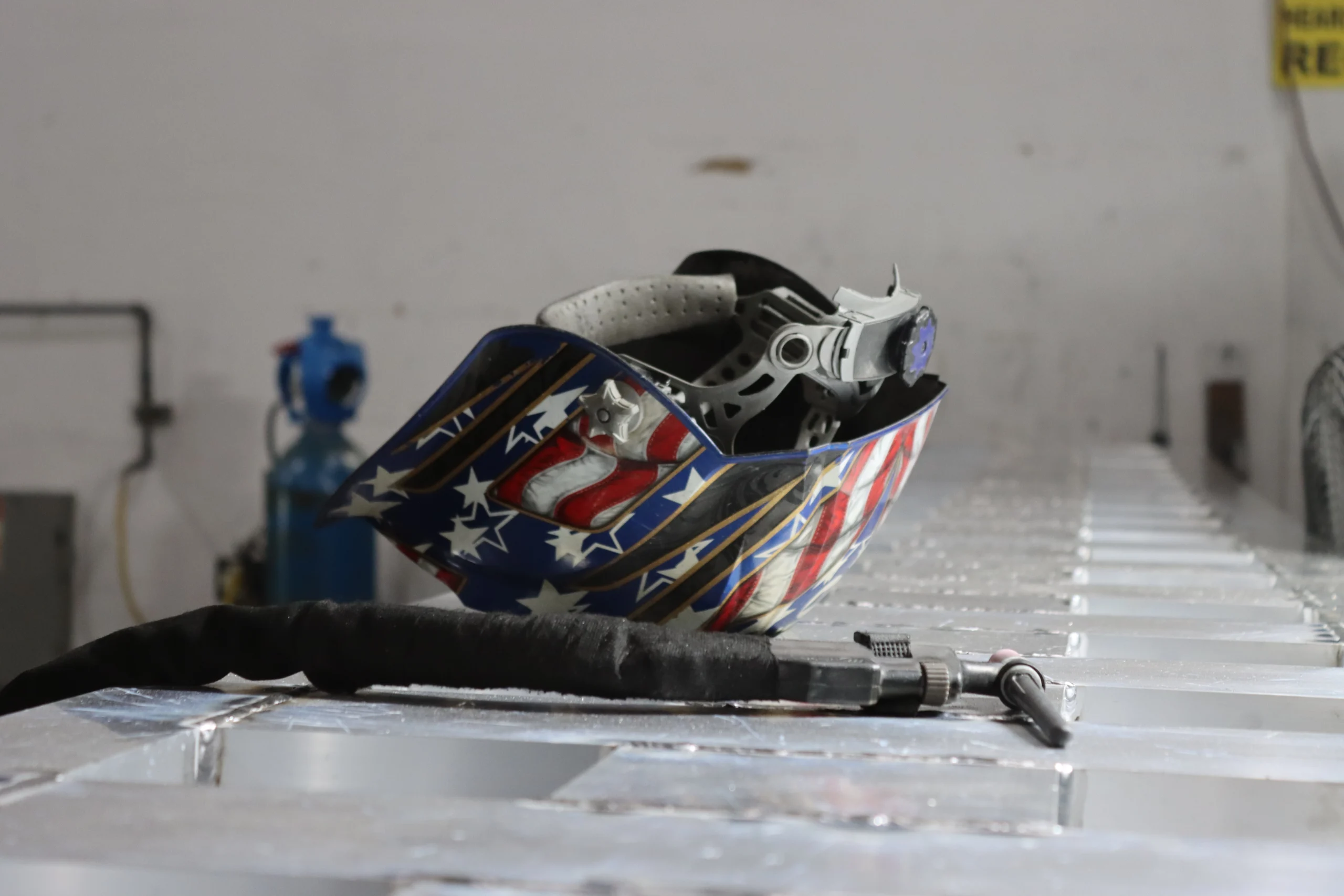 Welding helmet