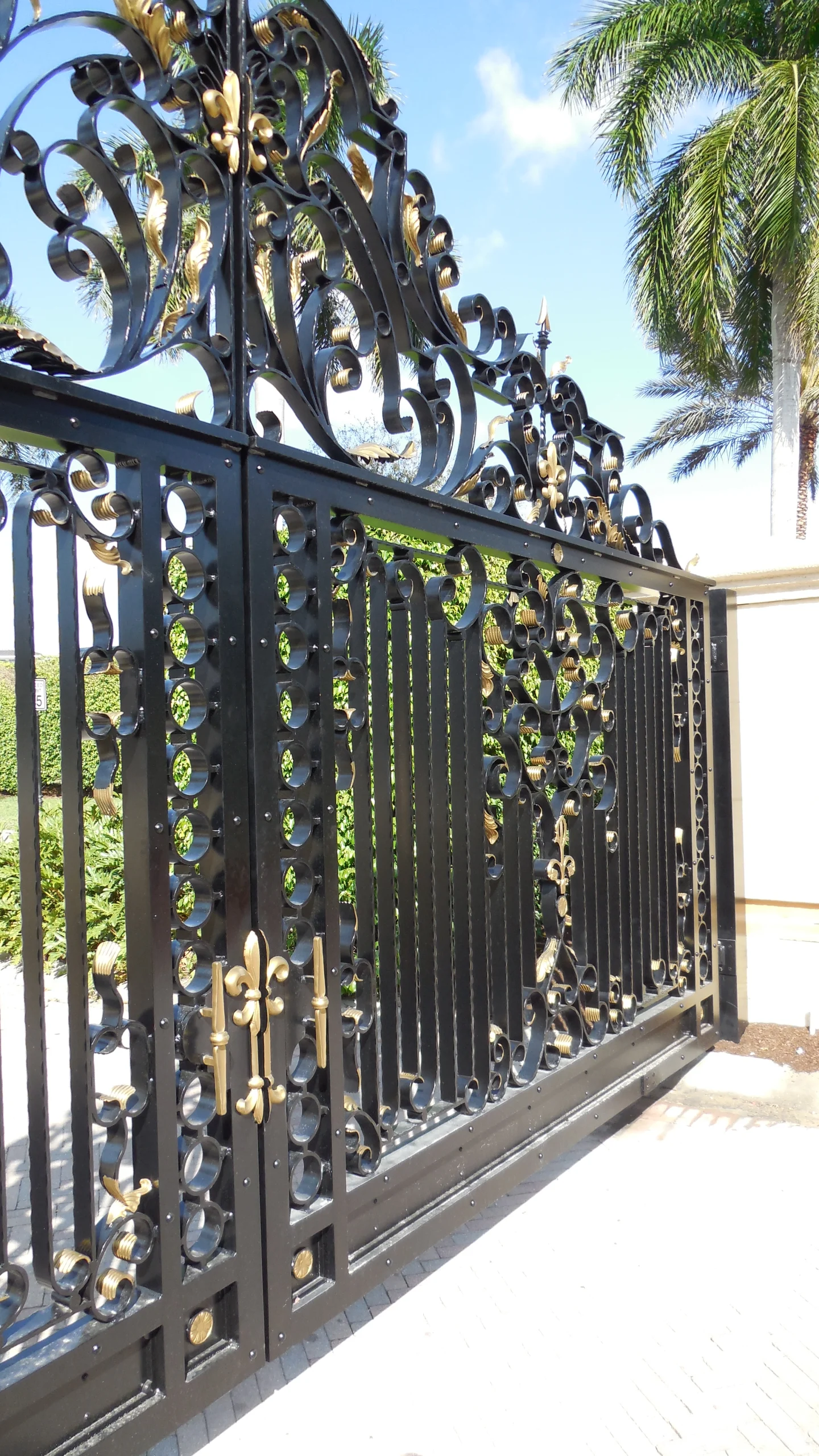 Aluminum Fence Mechanically fastened aluminum fence