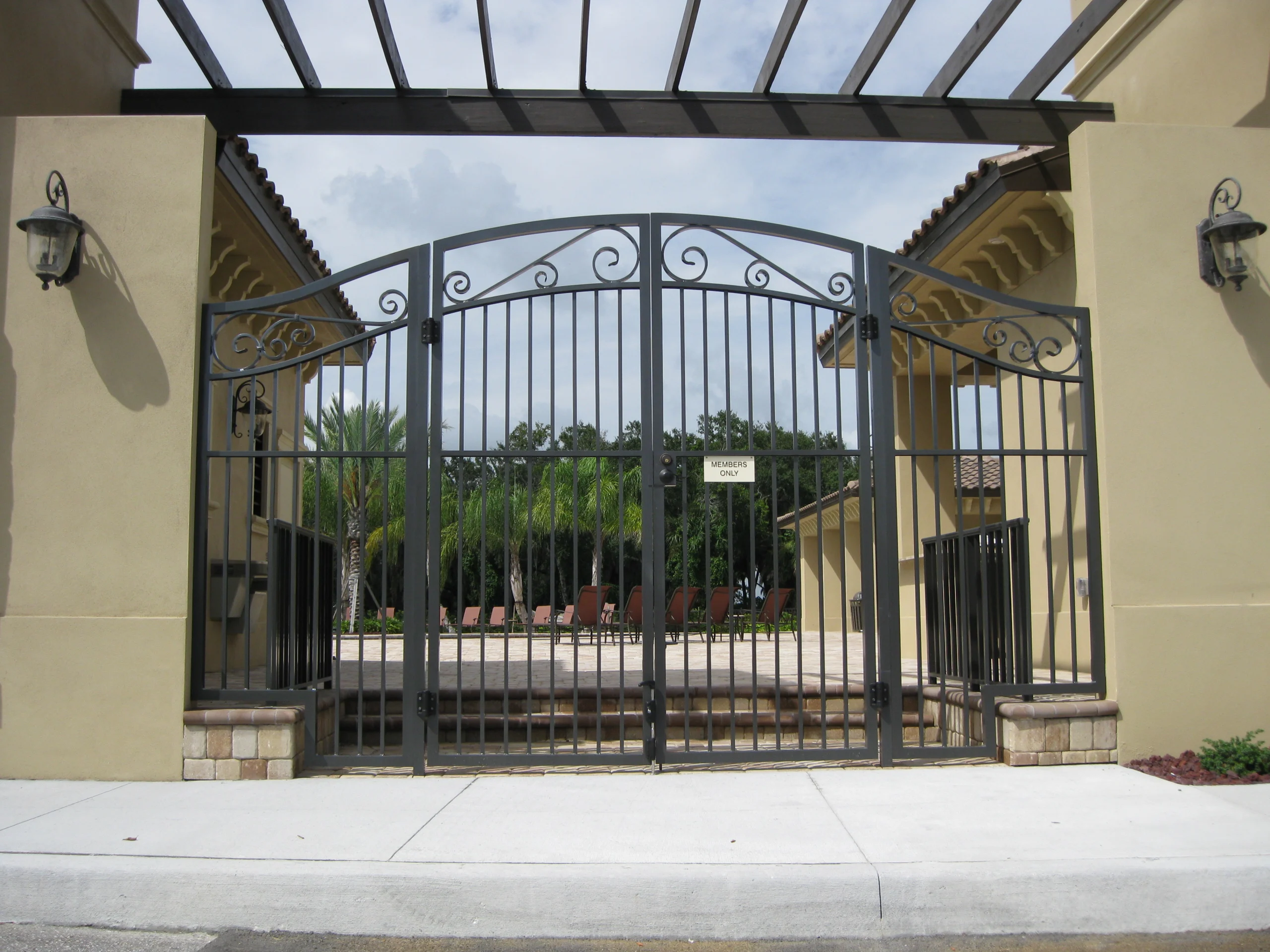 Lennar Riverstrand Gate Custom aluminum gate at Riverstrand