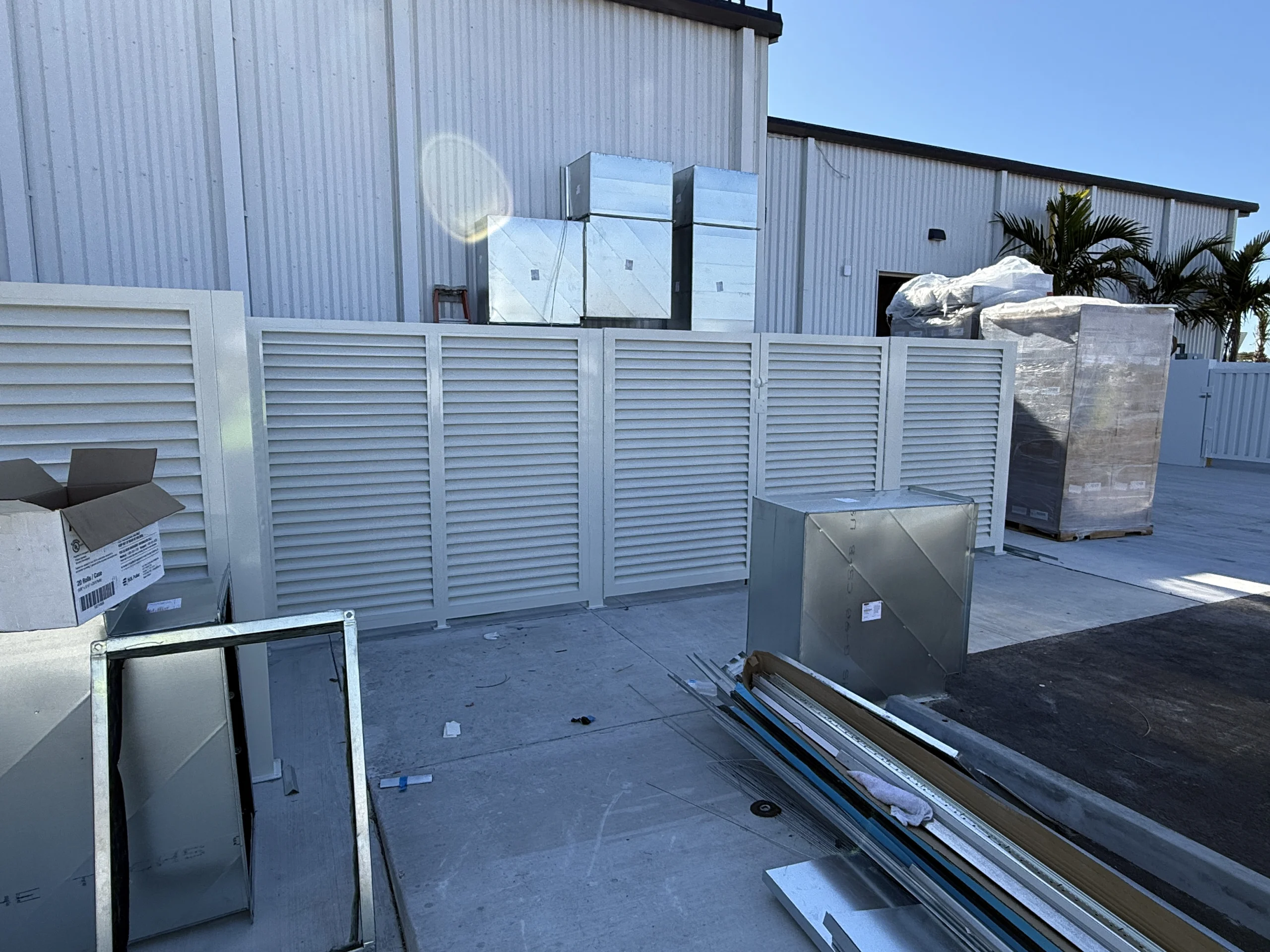Resurgence Brewing – Seagate – Equipment Louvers (1) Aluminum equipment louver screening mechanical equipment fabricated for Resurgence Brewing